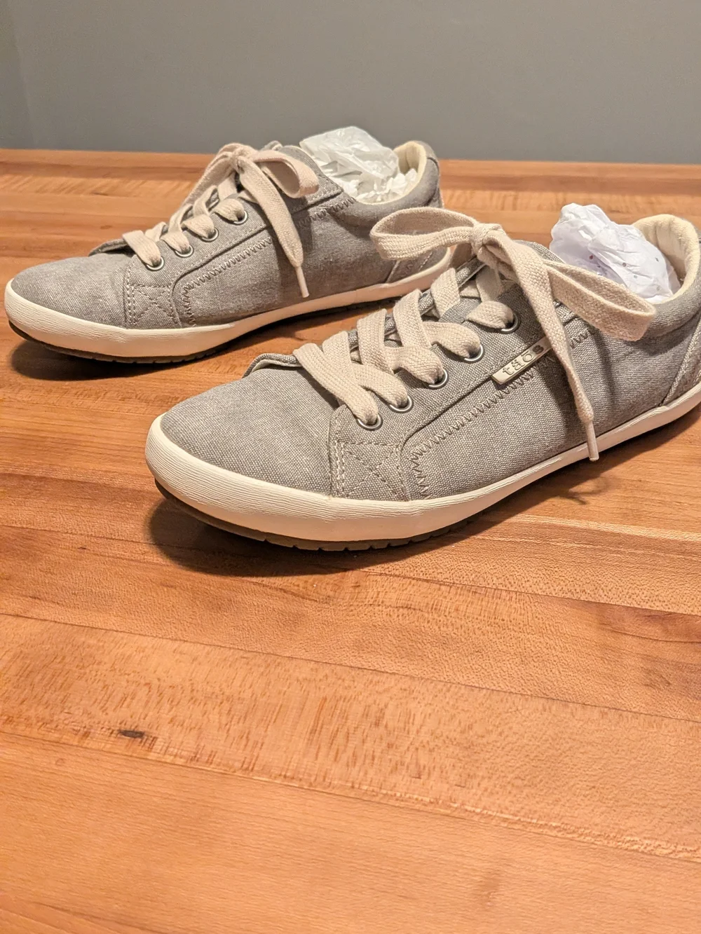 Taos Footwear Gray Canvas Low-Top Sneakers with Cream Laces 7W - Picture 5 of 10